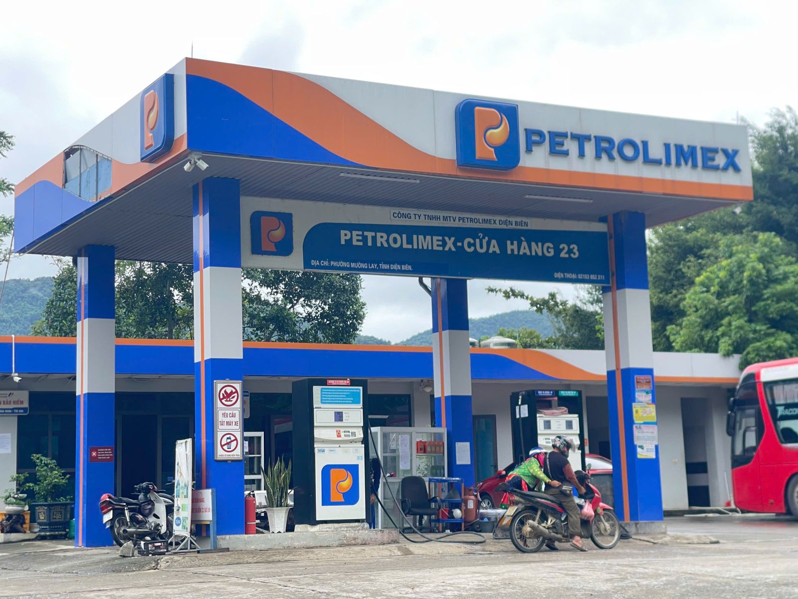 Cửa hàng Xăng dầu Petrolimex 23
