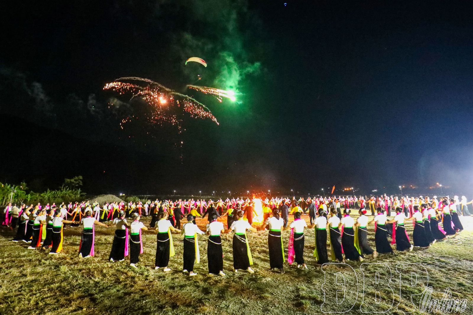 “Vũ điệu đoàn kết bên dòng Đà giang” xác lập kỷ lục Việt Nam